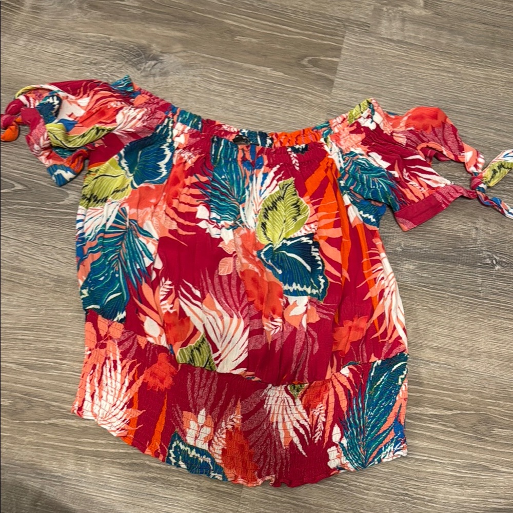 Express Floral / Hawaiian Top - Medium